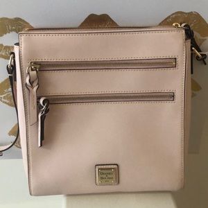 ❤️👛TICKLED PINK DOONEY AND BOURKE CROSS BODY!!!!